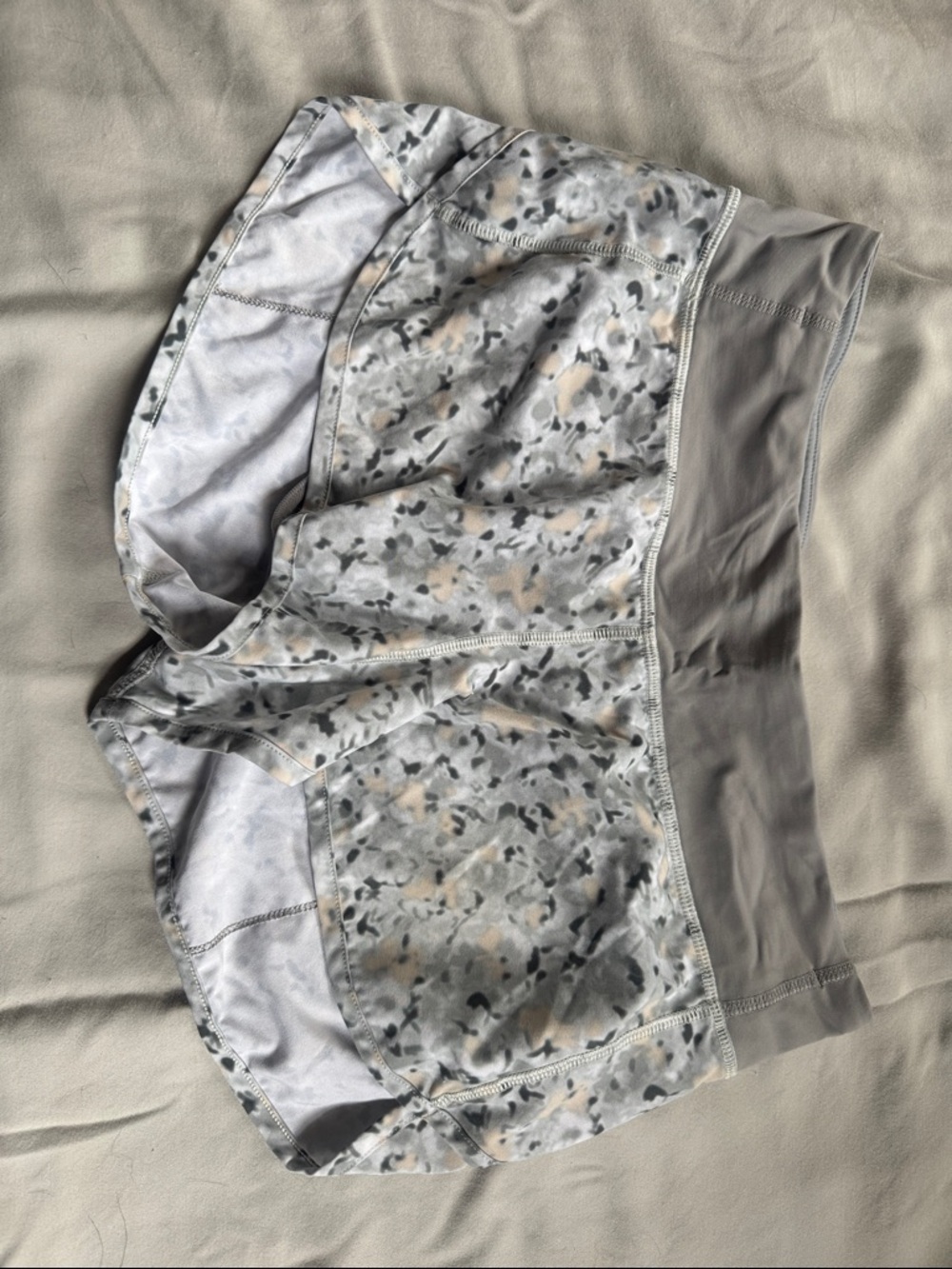 Lululemon Athletica speed up shorts grey Patterned